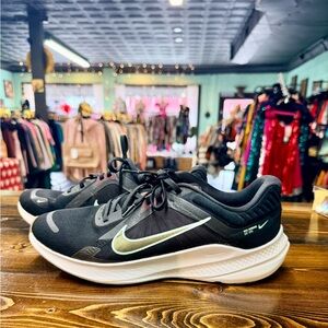 Nike Black and White Quest 5 Road Running Sneakers